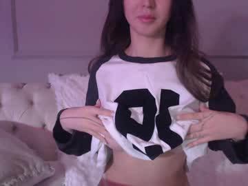 girl
        sarasuo cam image #2157544