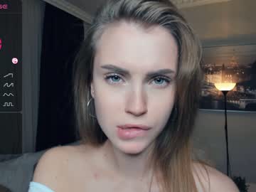 girl
        _wild_orchid_ cam image #2725228