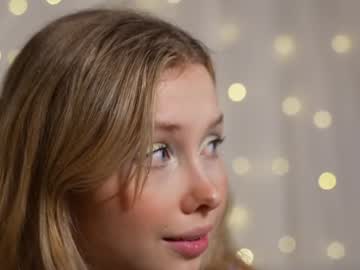 girl
        april_blush cam image #4457499