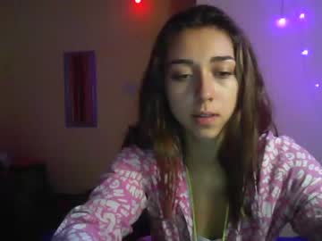 girl
        pink_veil cam image #1857921