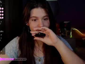 girl
        bellaelya cam image #6616632