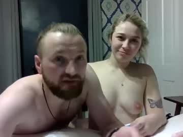 couple
        badaboutit cam image #3747611