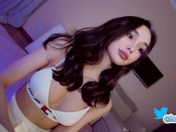 girl
        hollyextra cam image #124918