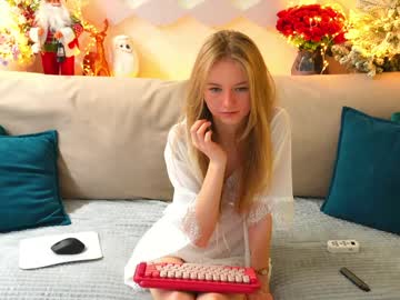 girl
        alexandra_demore cam image #5761917