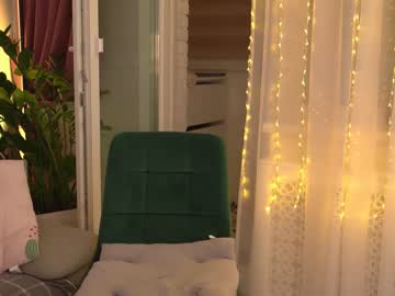 girl
        sweety_rinushka_ cam image #3229324