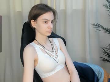 girl
        maydaheathman cam image #4014899
