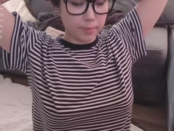 girl
        kimi_kay cam image #3555424