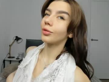 girl
        jenie_fire cam image #4211188