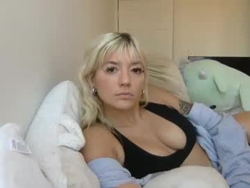 girl
        applebottomannie cam image #4335043