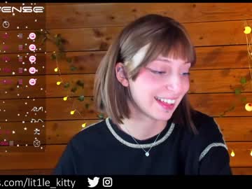 girl
        lit1le_kitty_ cam image #105790