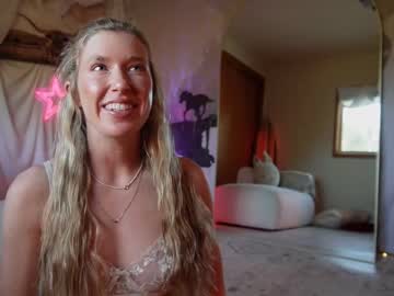 girl
        lucy_gooosey cam image #6570125