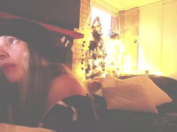 girl
        kendalltyler cam image #5189042