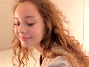 girl
        landrycarney cam image #3057064