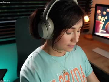 girl
        alejastorm cam image #1715157