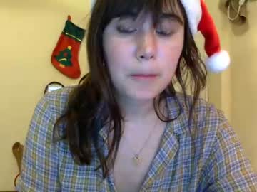 girl
        ericarae91 cam image #515404