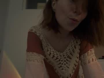 girl
        ms_mojo cam image #6179030