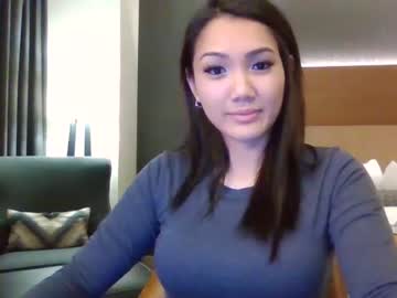 girl
        london_tipton cam image #2491785