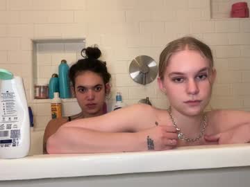 girl
        baddymandy cam image #6578599