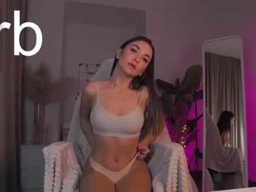 girl
        aerolady cam image #5155948