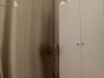 girl
        sonyaplush cam image #1629157