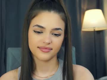 girl
        zarabeamer cam image #6783467