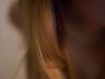 girl
        joyful_mind_ cam image #6191258