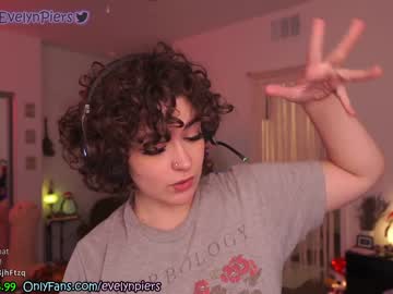girl
        evelynpiers cam image #279349