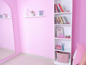 girl
        little_effy18_ cam image #6870260