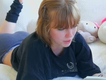 girl
        sisypheanlove cam image #1231692
