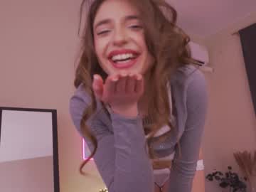 girl
        deeptalkss_ cam image #6129262