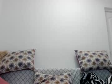 girl
        cassieandmarco cam image #1951307