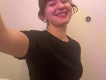 girl
        olive__nextdoor cam image #2369925