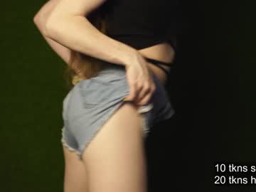 girl
        tinabredley cam image #3336404
