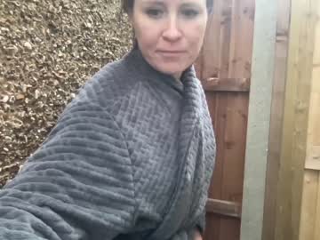 girl
        eatmypie69 cam image #3400131