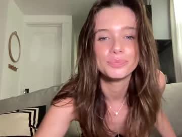 girl
        darlingsterling cam image #4480045
