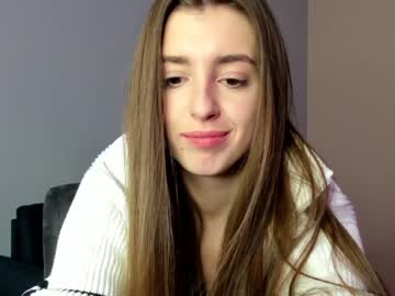 girl
        coy_amina_ cam image #605385