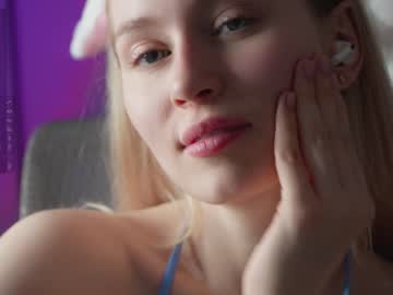 girl
        sonyaericsson cam image #4018883