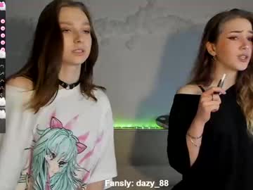 girl
        dazy_88 cam image #1298020