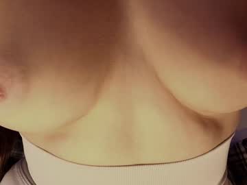 girl
        hollyextra cam image #6611382
