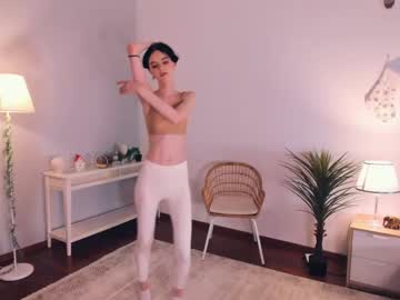 girl
        mariamhailey cam image #3474291