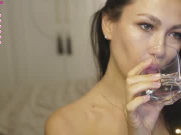 girl
        sweet_moan cam image #6314335