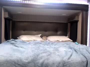 couple
        allykinkjay cam image #4366687