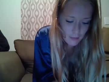 girl
        brittx00x cam image #2203728