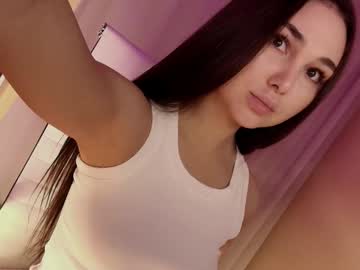 girl
        hollyextra cam image #6576227