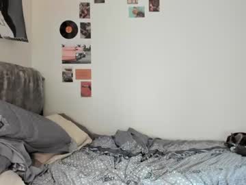 girl
        justpiper cam image #4118679