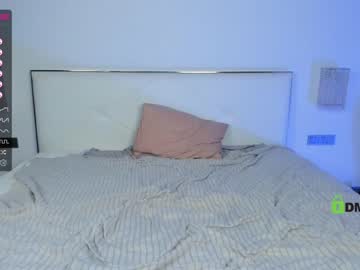 girl
        lonelyflowerr cam image #319958