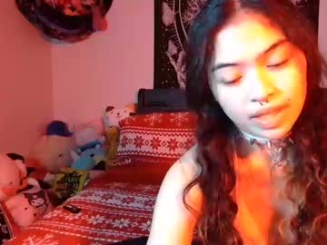 girl
        skii_yee cam image #3269162