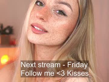 girl
        artease cam image #5594716