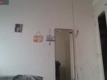 girl
        pinklola31 cam image #5724179