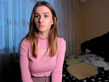 girl
        sylviawatson cam image #663030